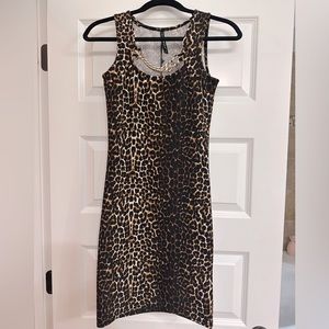 Bodycon mini leopard print dress